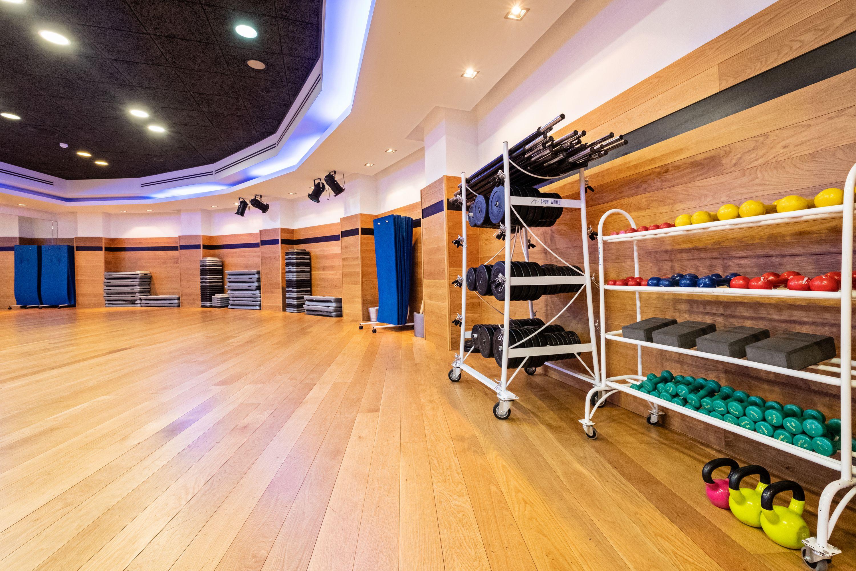 Hotel Envia Almeria Spa & Golf Aguadulce  Exterior photo The gym at the London Scottish Club