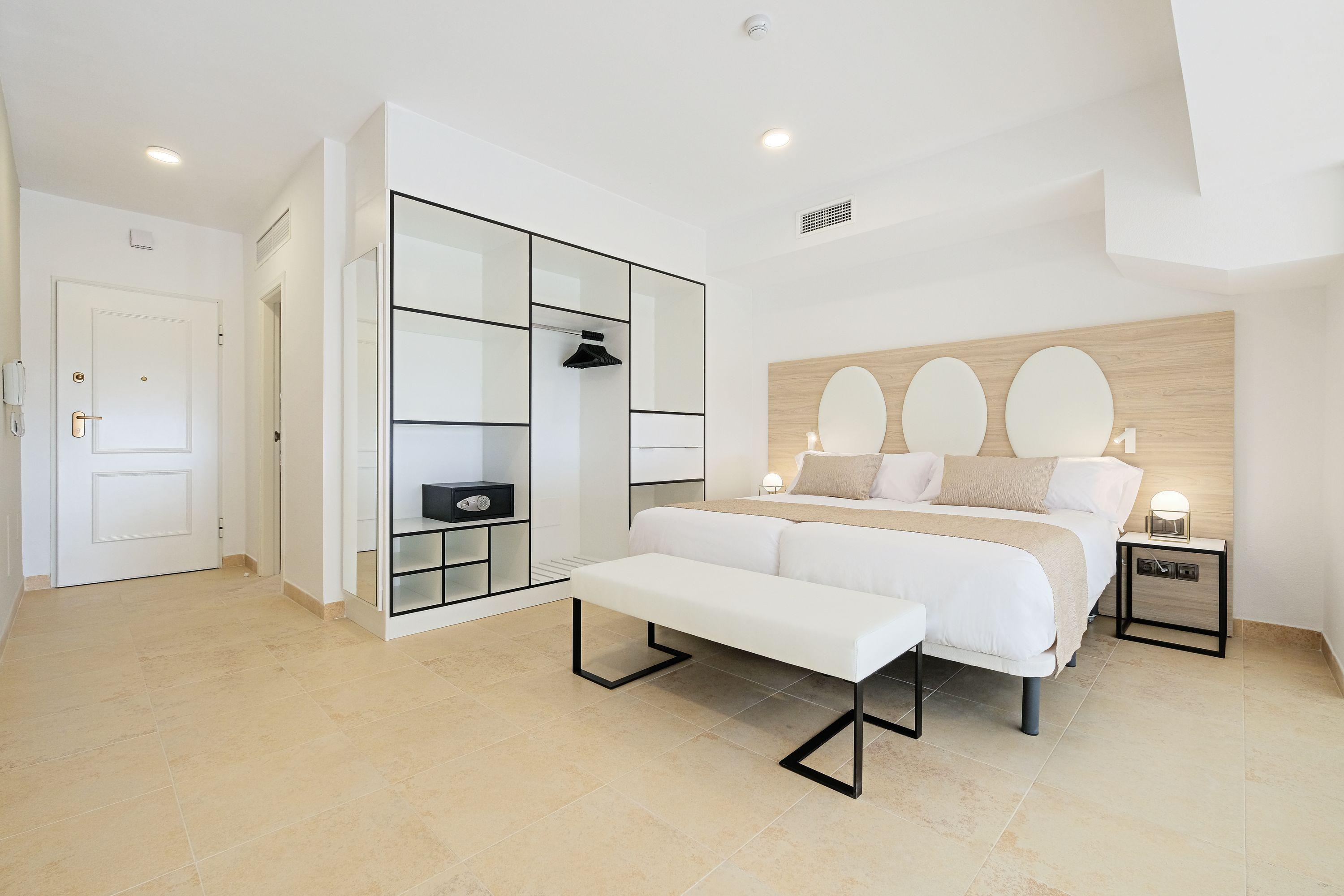 Hotel Envia Almeria Spa & Golf Aguadulce  Exterior photo A bedroom at the hotel