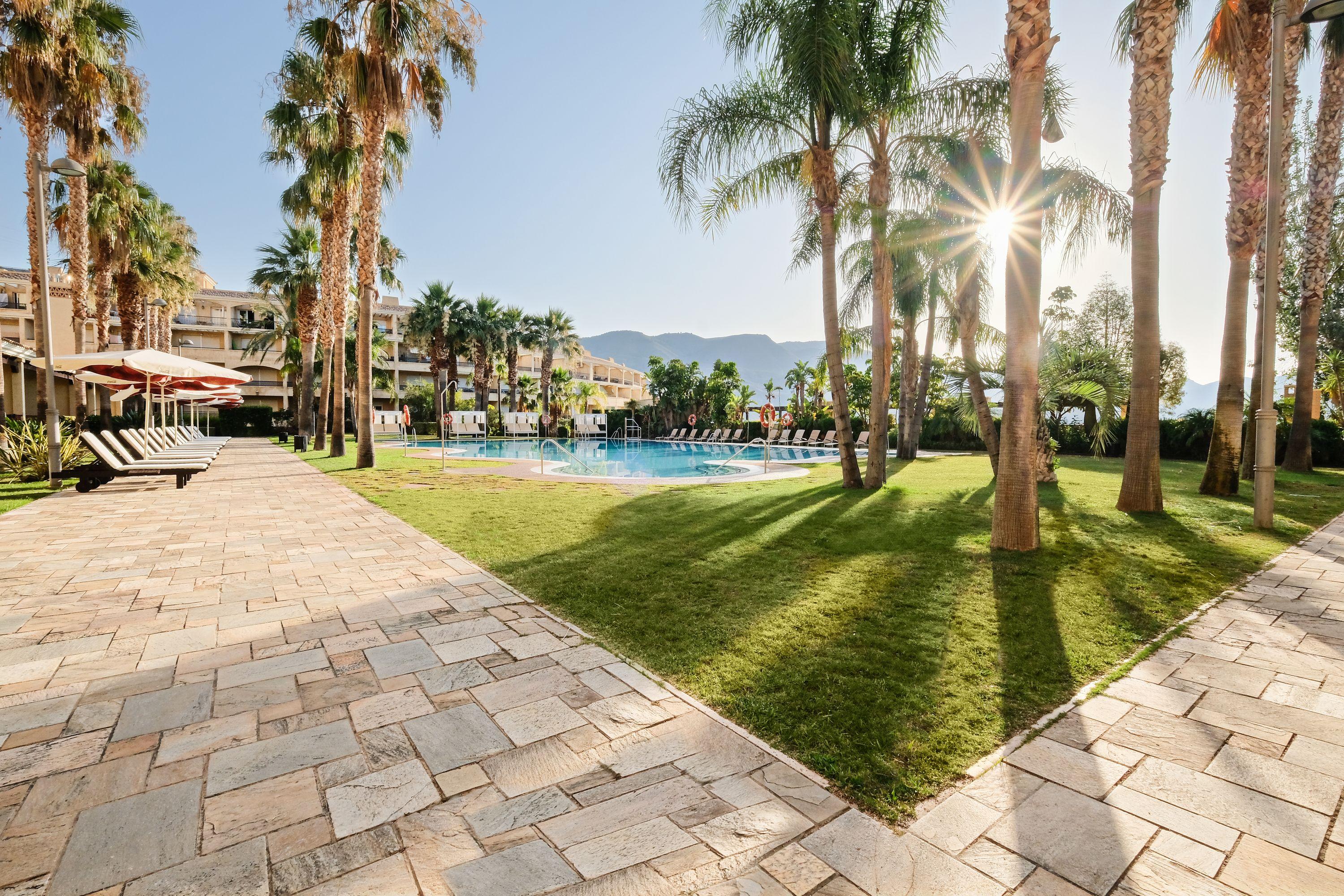 Hotel Envia Almeria Spa & Golf Aguadulce  Exterior photo The resort's pool