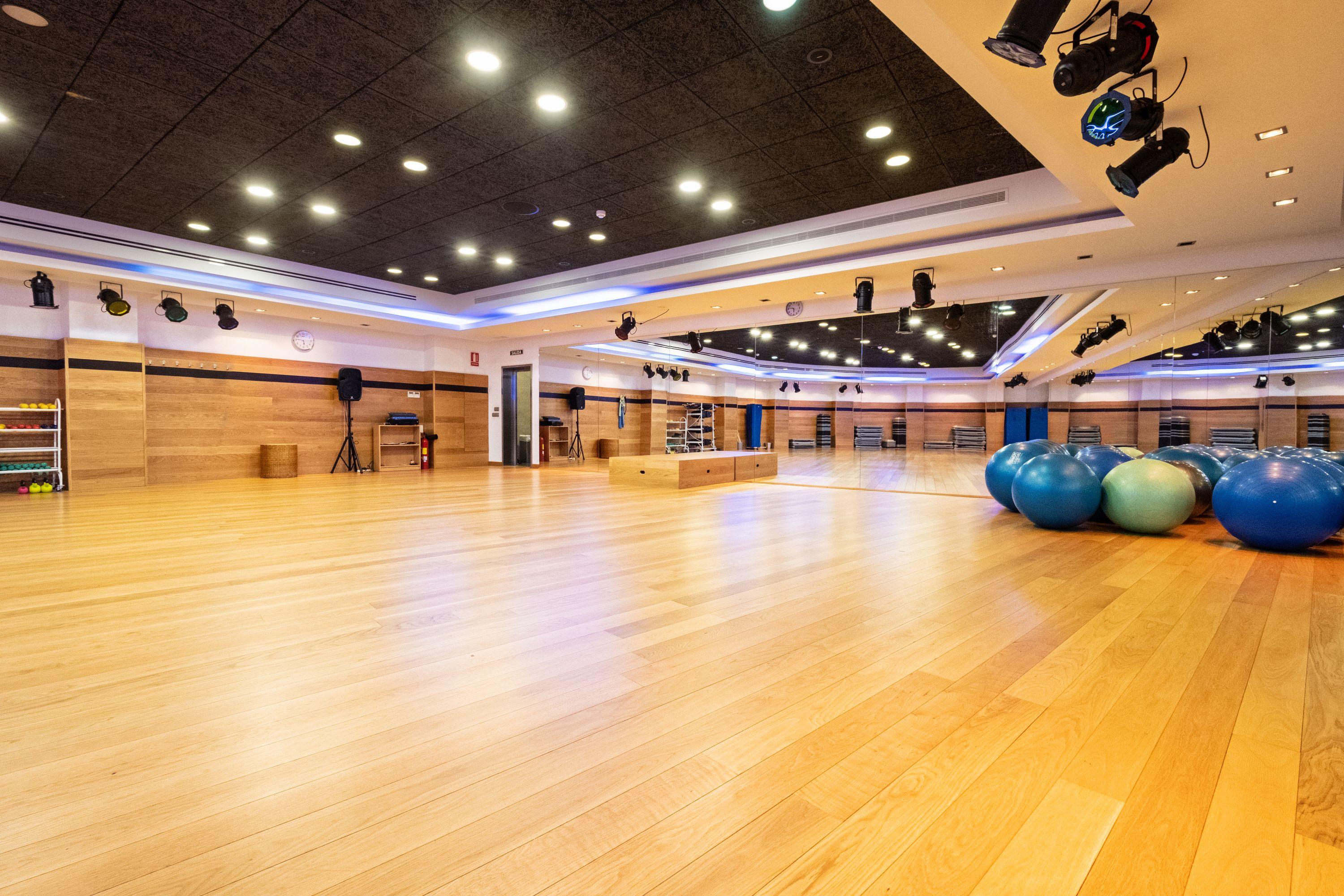 Hotel Envia Almeria Spa & Golf Aguadulce  Exterior photo The Dance Studio