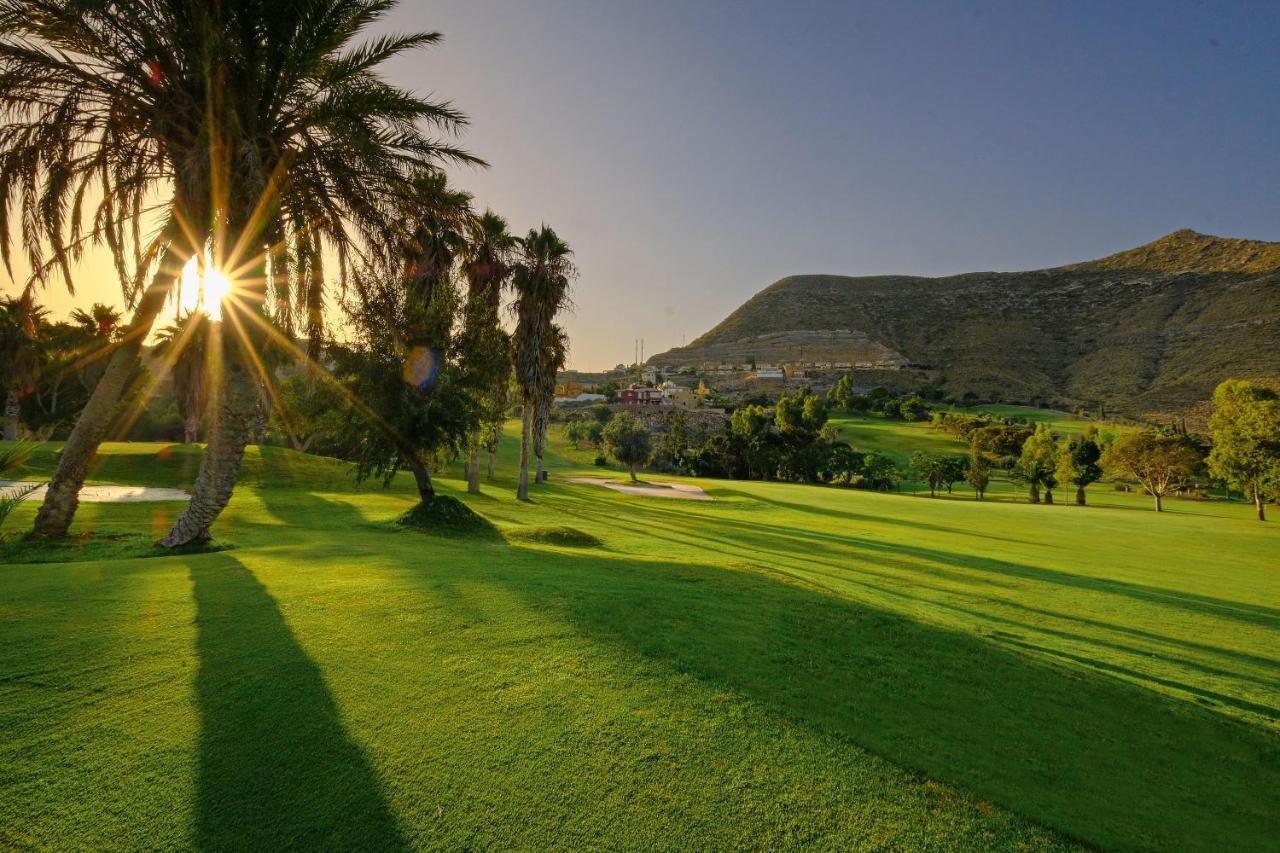 Hotel Envia Almeria Spa & Golf Aguadulce  Exterior photo Golf course at the resort